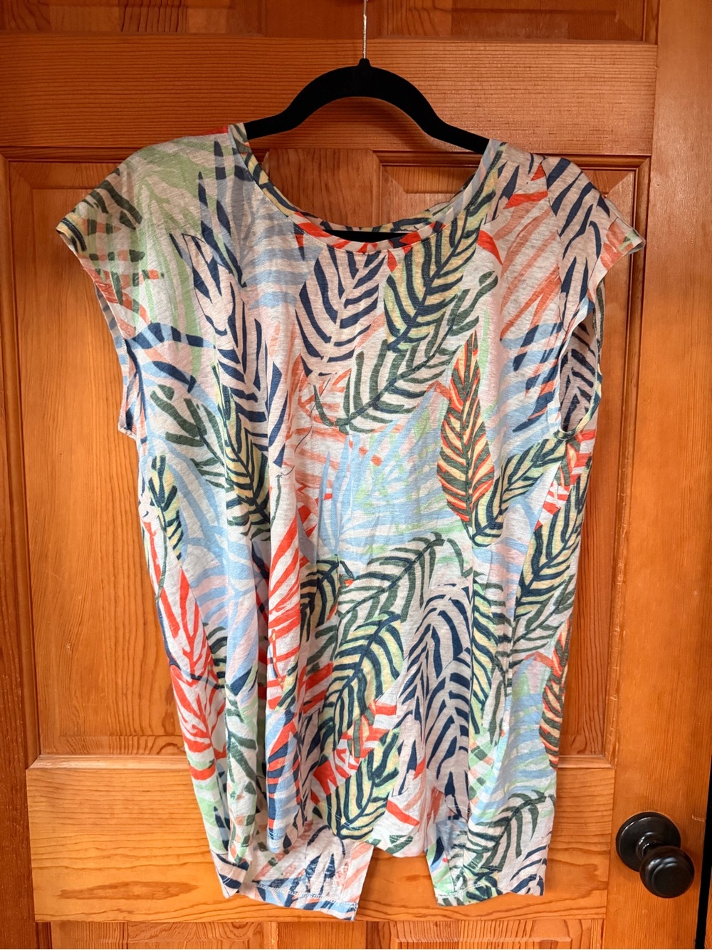 Tahari Multicolor Leaf-Print Short Sleeve Top